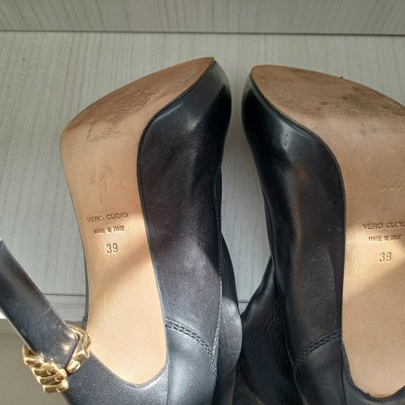 Giuseppe Zanotti x Delfina Delettrez Collaboration Boots - Picture 3 of 6